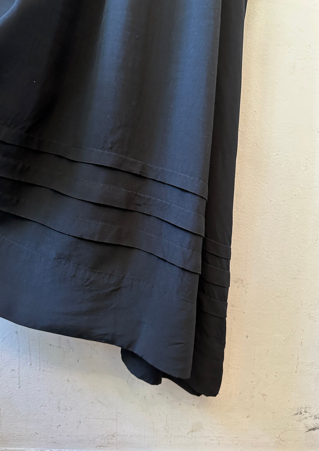 V FRILL OP – MACHU PICHU SHOP